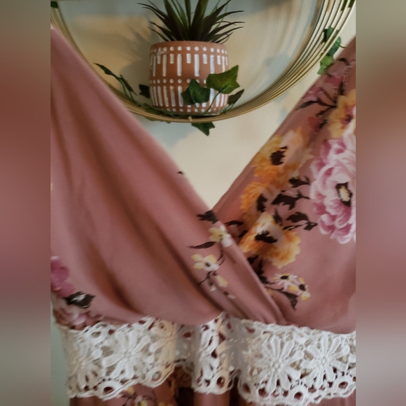 Romper Floral Mauve Pink Crochet Women's Spaghetti Straps Size Medium - Picture 2 of 8
